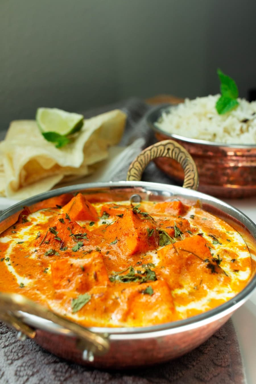 Palak paneer in spinach gravy